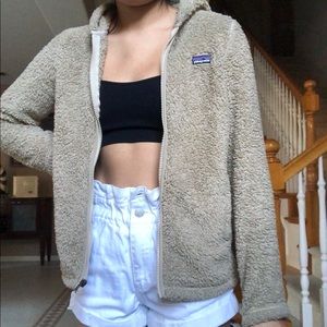 patagonia tan jacket